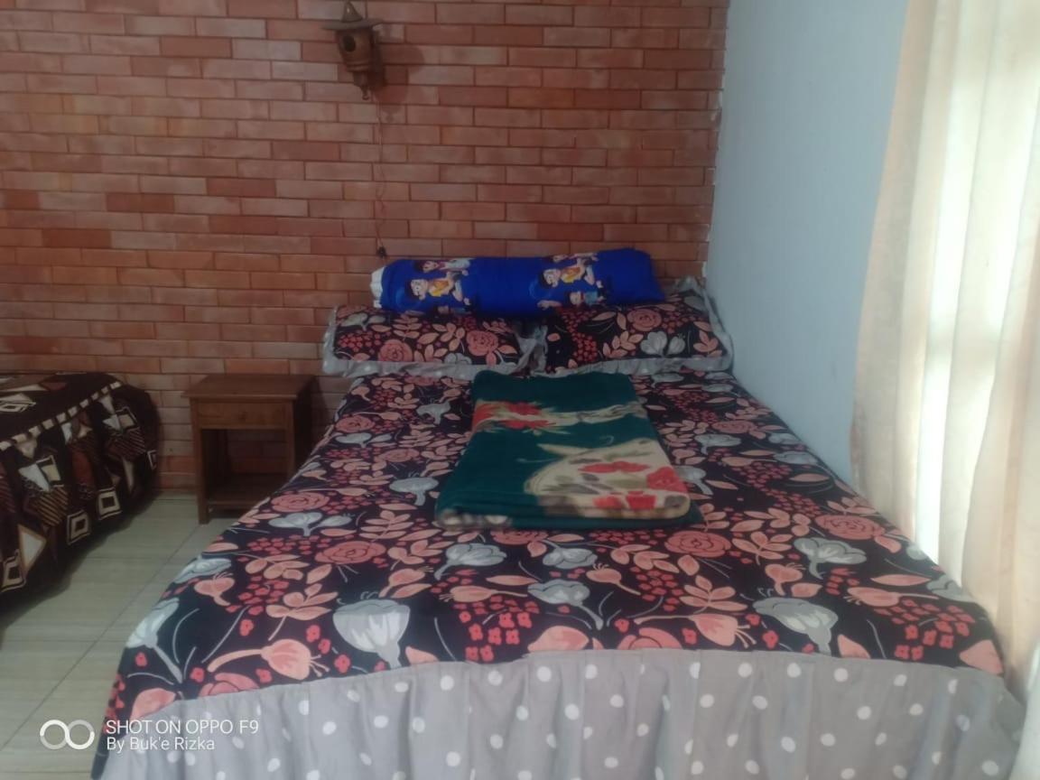 Appartement Warung Rizka à Probolinggo Extérieur photo
